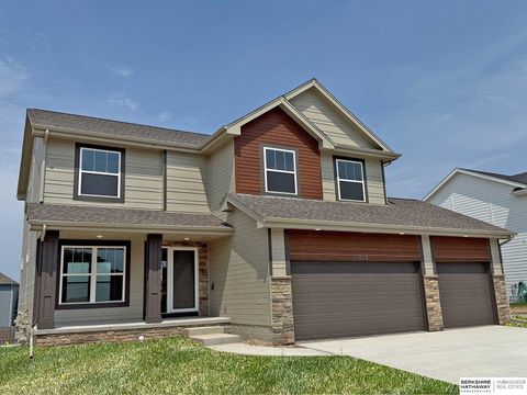 Photo of 11016 Bearcreek Drive, Papillion, NE 68046 (MLS # 22535482)