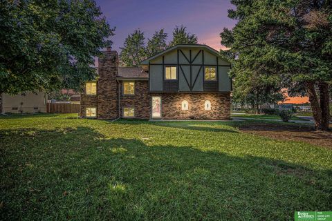 Photo of 11761 Raleigh Drive, Omaha, NE 68164 (MLS # 22527618)