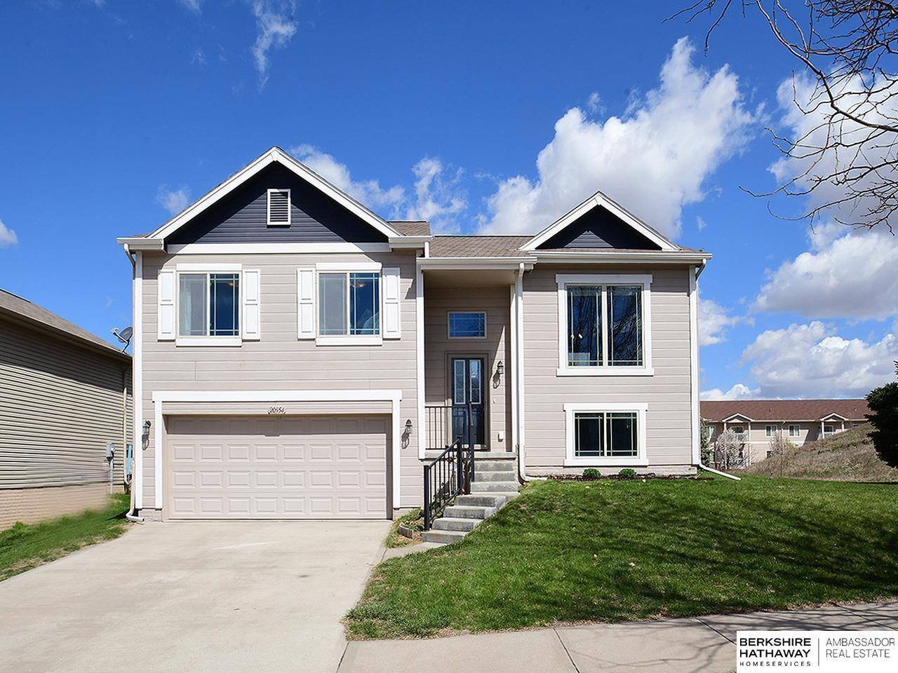 Elkhorn, Nebraska 68022, United States, 3 Bedrooms Bedrooms, ,2 BathroomsBathrooms,Residential,Pending,131220