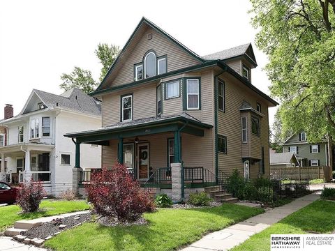 Photo of 2605 Everett Street, Lincoln, NE 68502 (MLS # 22616543)