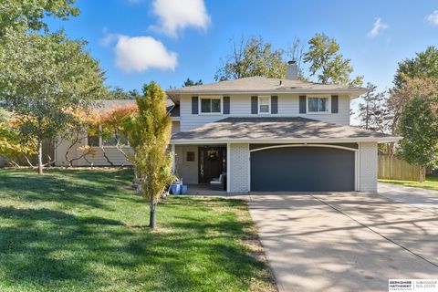 Photo of 921 N 121 Street, Omaha, NE 68154 (MLS # 22530841) Photo of 921 N 121 Street, Omaha, NE 68154 (MLS # 22530841)