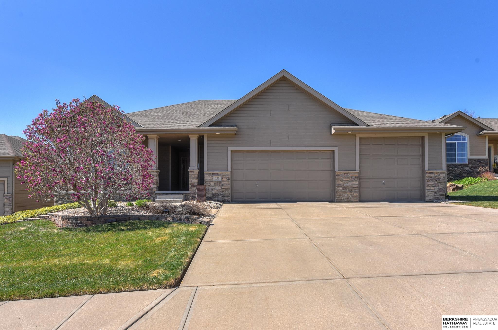 Omaha, Nebraska 68130, United States, 3 Bedrooms Bedrooms, ,3 BathroomsBathrooms,Residential,Active,111590