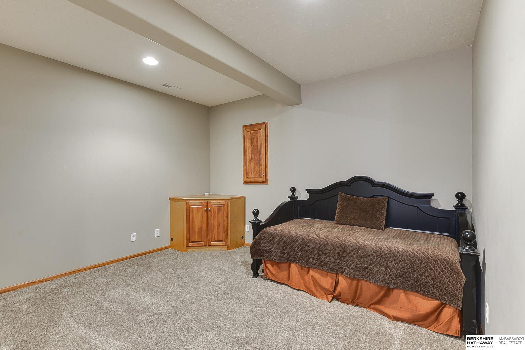 Omaha, Nebraska 68130, United States, 3 Bedrooms Bedrooms, ,3 BathroomsBathrooms,Residential,Active,111590