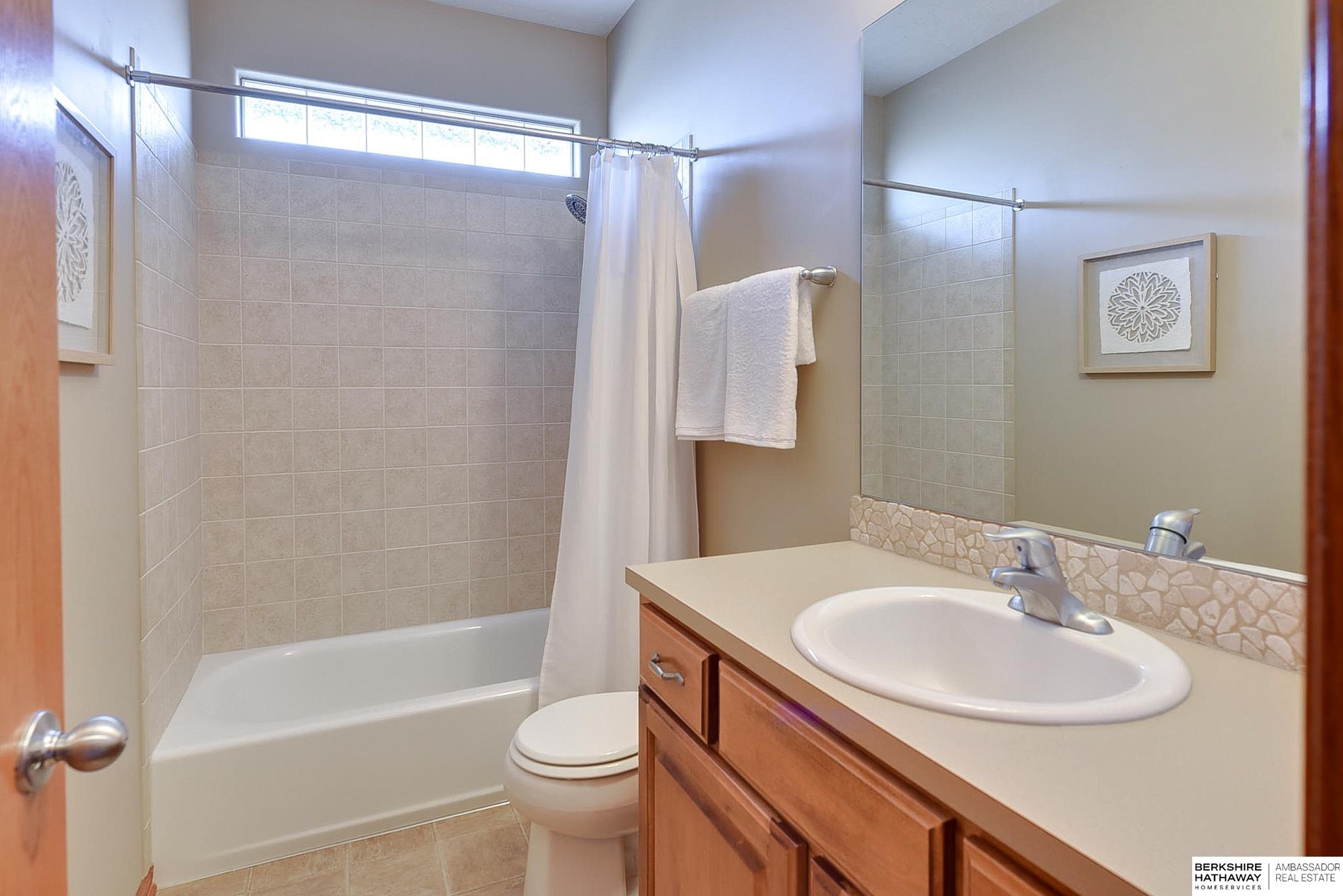 Omaha, Nebraska 68130, United States, 3 Bedrooms Bedrooms, ,3 BathroomsBathrooms,Residential,Active,111590