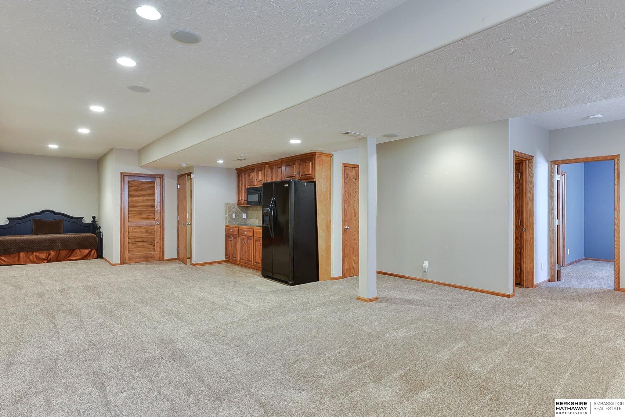 Omaha, Nebraska 68130, United States, 3 Bedrooms Bedrooms, ,3 BathroomsBathrooms,Residential,Active,111590