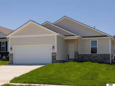 Photo of 17511 Greenleaf Street, Omaha, NE 68136 (MLS # 22616718)