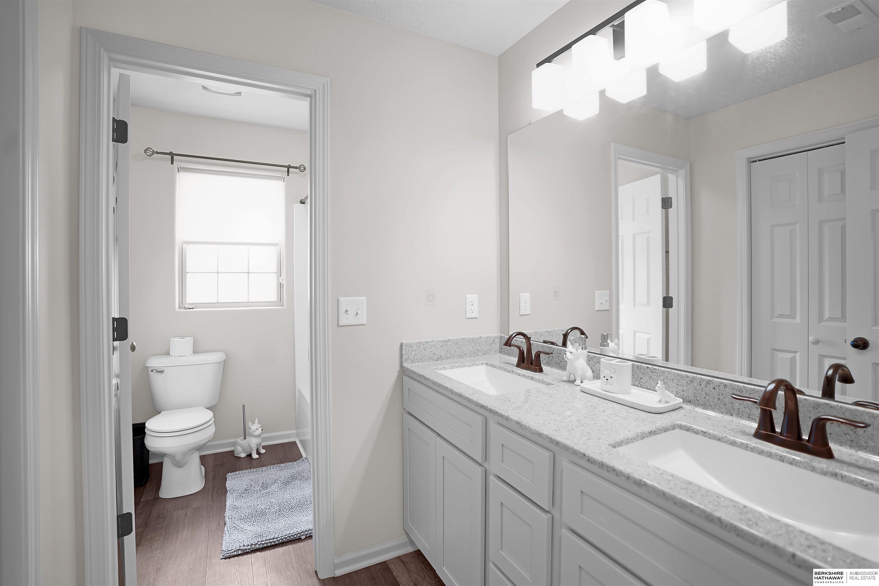 Omaha, Nebraska 68130, United States, 4 Bedrooms Bedrooms, ,3 BathroomsBathrooms,Residential,Active,221036