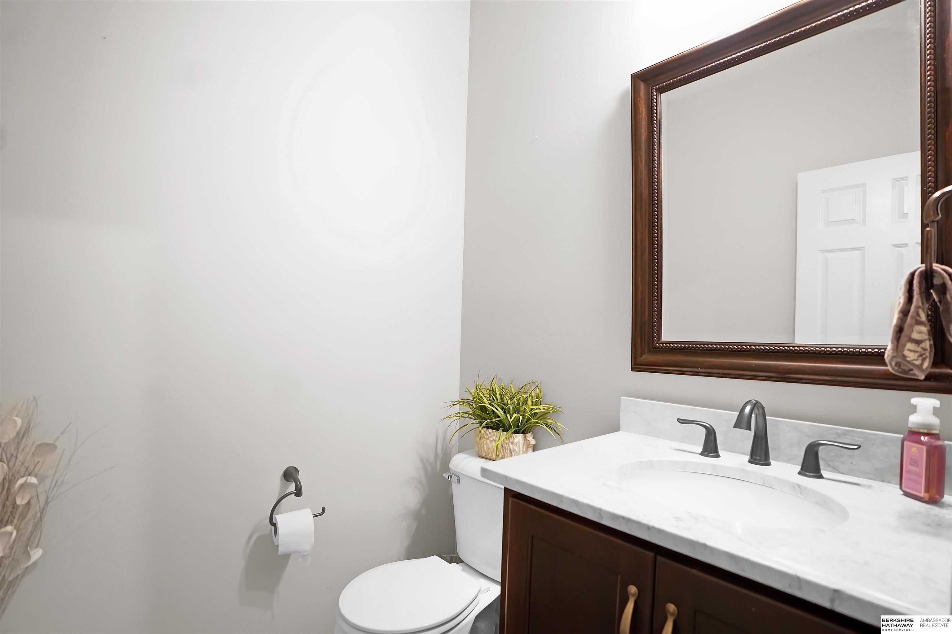 Omaha, Nebraska 68130, United States, 4 Bedrooms Bedrooms, ,3 BathroomsBathrooms,Residential,Active,221036