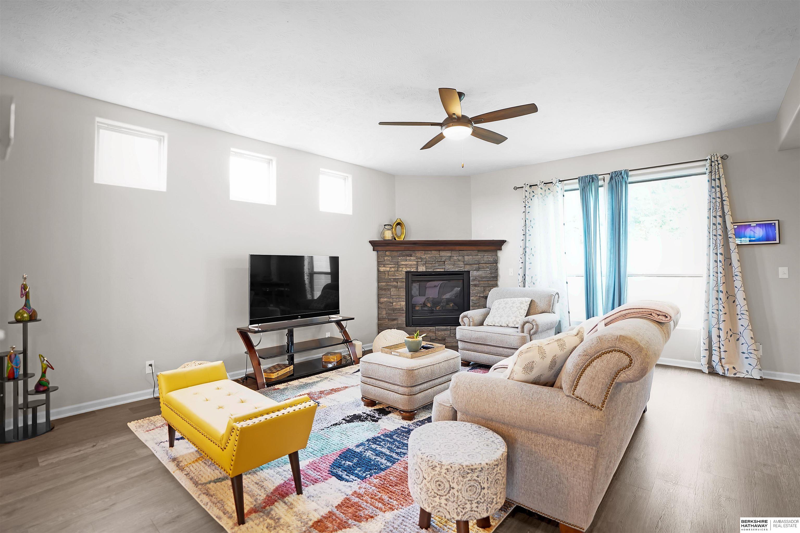 Omaha, Nebraska 68130, United States, 4 Bedrooms Bedrooms, ,3 BathroomsBathrooms,Residential,Active,221036