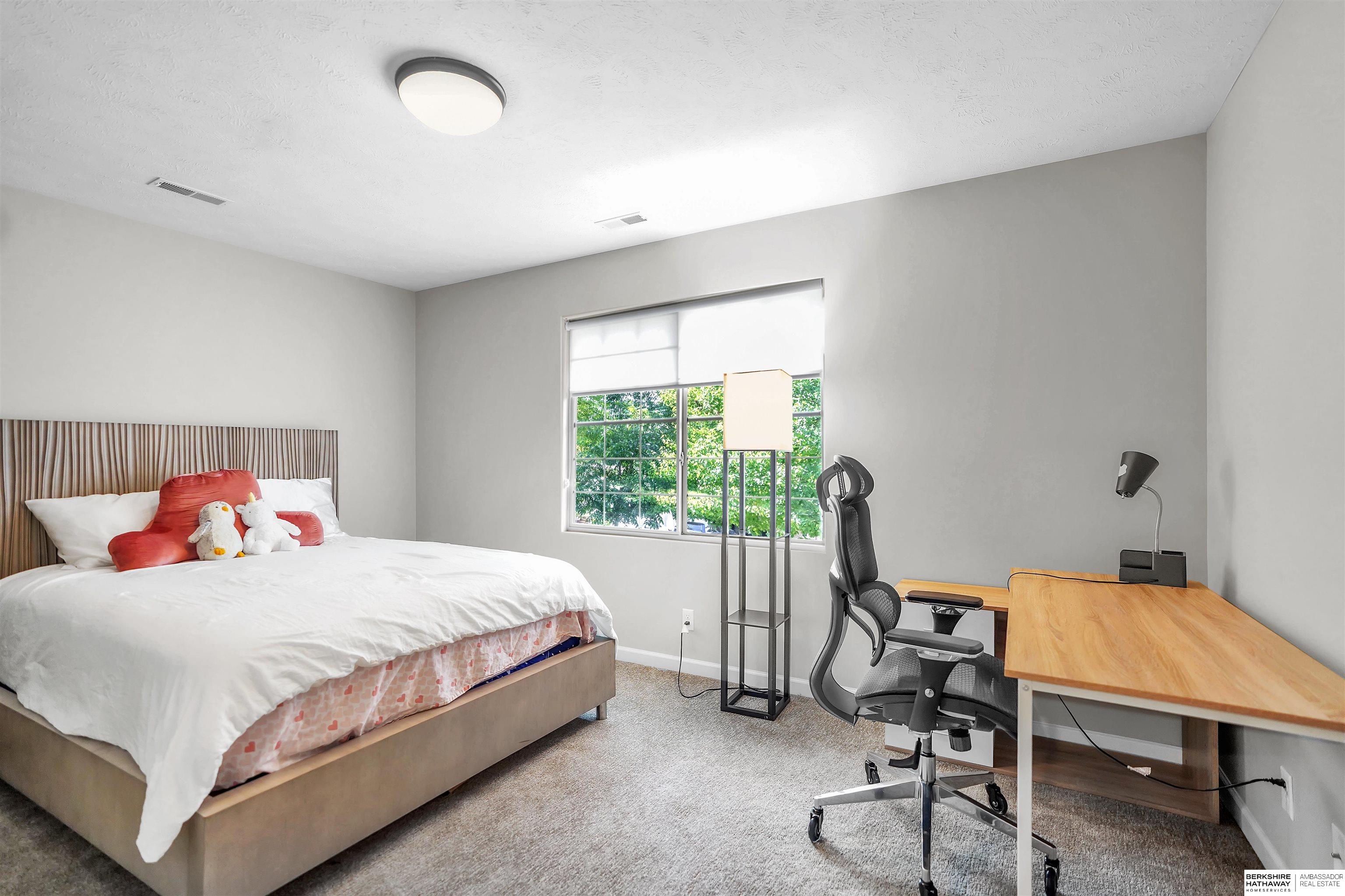 Omaha, Nebraska 68130, United States, 4 Bedrooms Bedrooms, ,3 BathroomsBathrooms,Residential,Active,221036