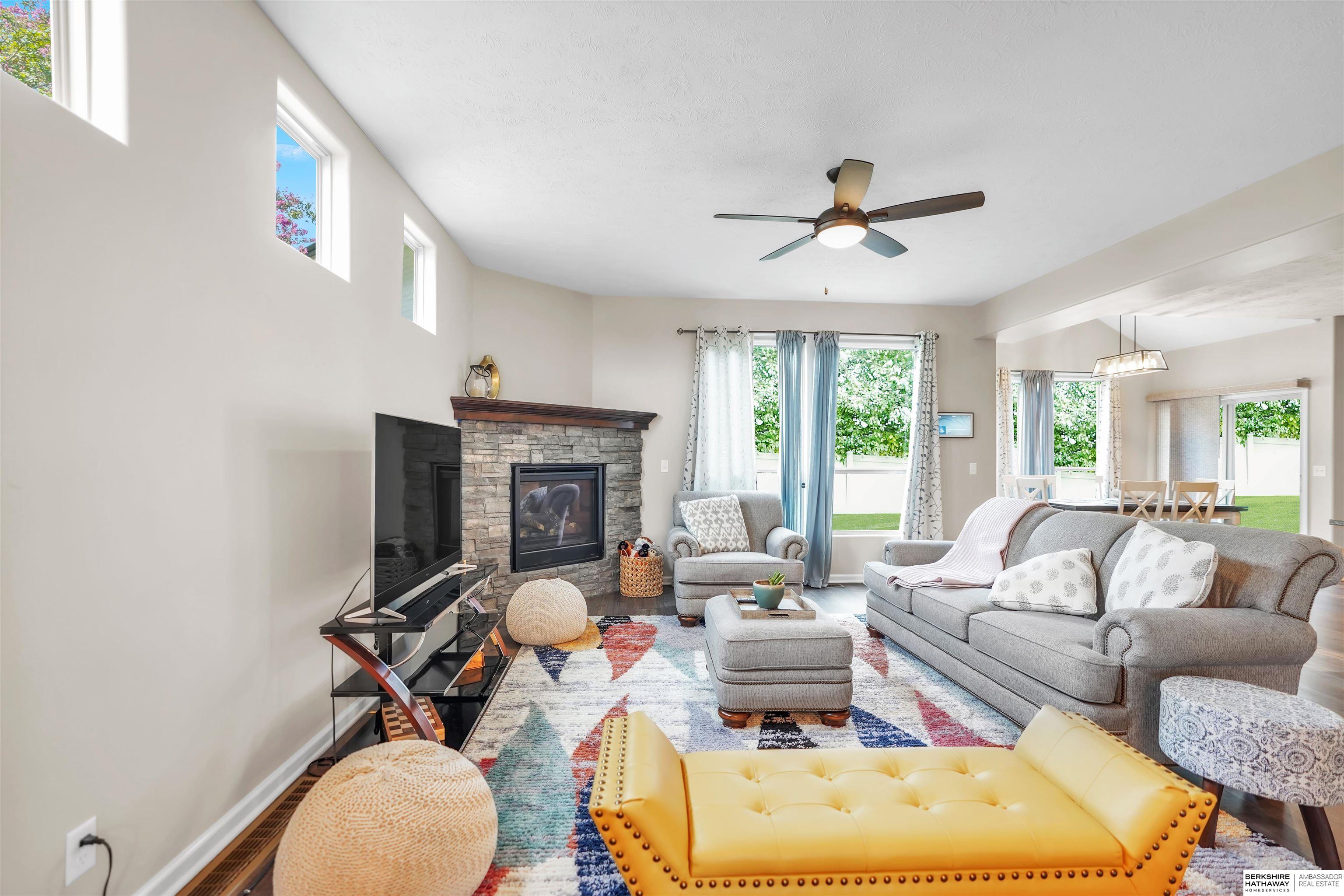 Omaha, Nebraska 68130, United States, 4 Bedrooms Bedrooms, ,3 BathroomsBathrooms,Residential,Active,221036