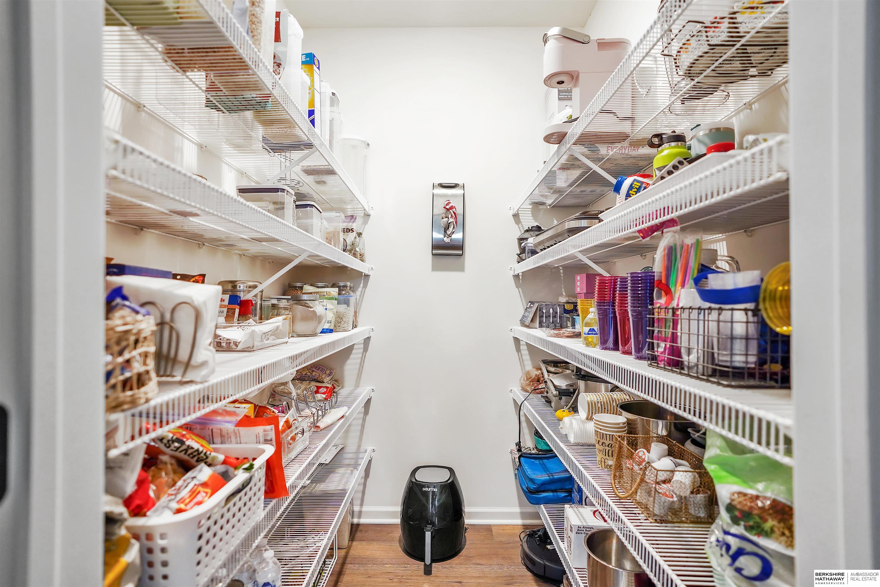 Omaha, Nebraska 68130, United States, 4 Bedrooms Bedrooms, ,3 BathroomsBathrooms,Residential,Active,221036