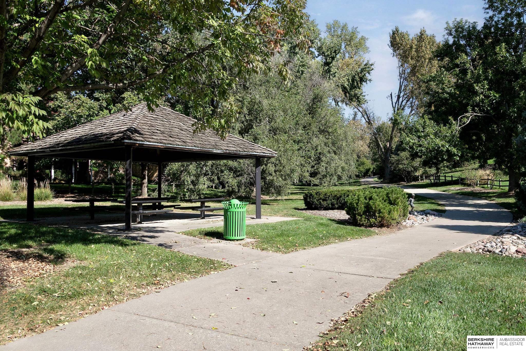 Omaha, Nebraska 68116, United States, 5 Bedrooms Bedrooms, ,4 BathroomsBathrooms,Residential,Active,220771