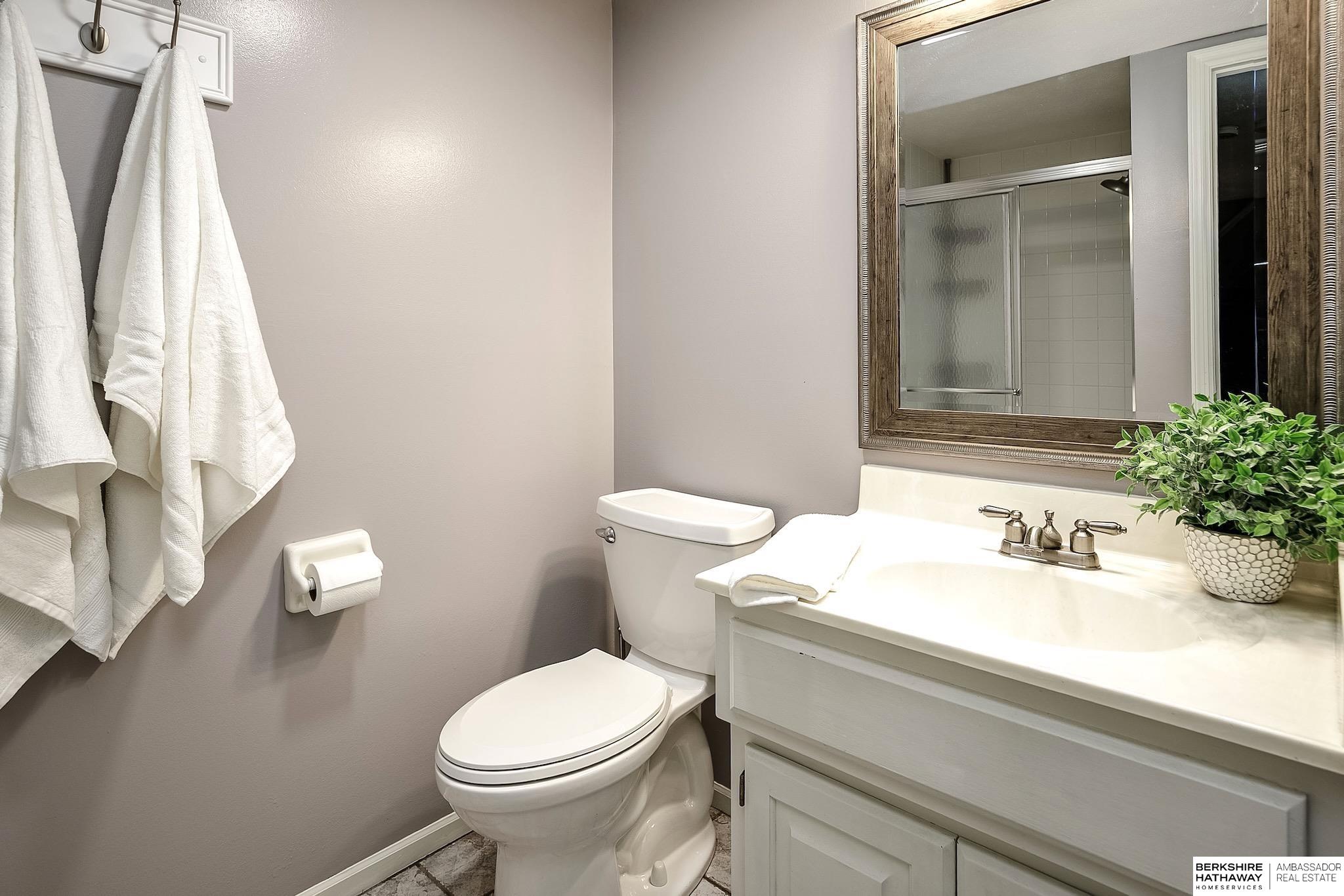 Omaha, Nebraska 68116, United States, 5 Bedrooms Bedrooms, ,4 BathroomsBathrooms,Residential,Active,220771