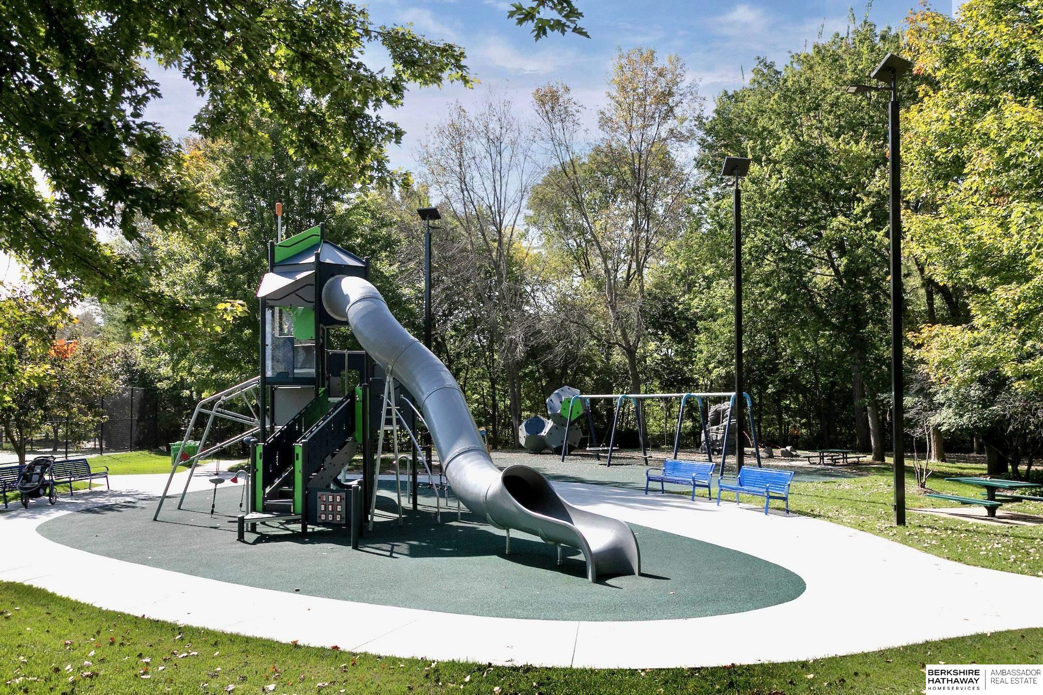 Omaha, Nebraska 68116, United States, 5 Bedrooms Bedrooms, ,4 BathroomsBathrooms,Residential,Active,220771