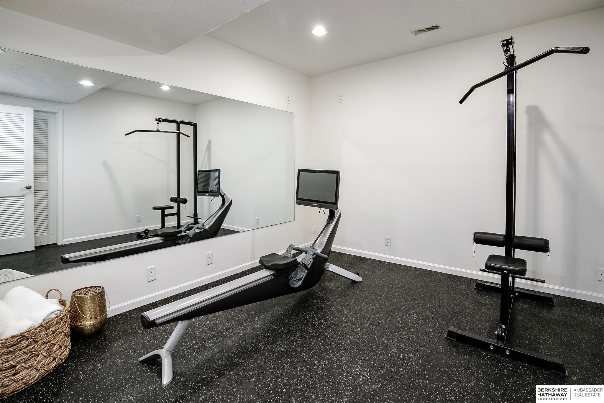 Omaha, Nebraska 68116, United States, 5 Bedrooms Bedrooms, ,4 BathroomsBathrooms,Residential,Active,220771