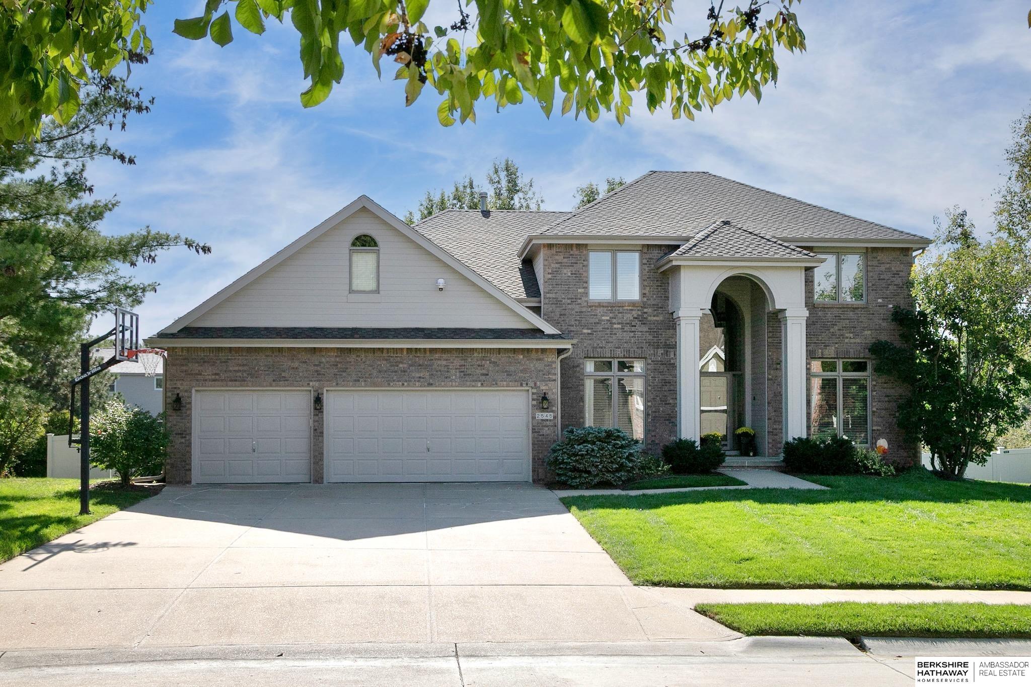 Omaha, Nebraska 68116, United States, 5 Bedrooms Bedrooms, ,4 BathroomsBathrooms,Residential,Active,220771