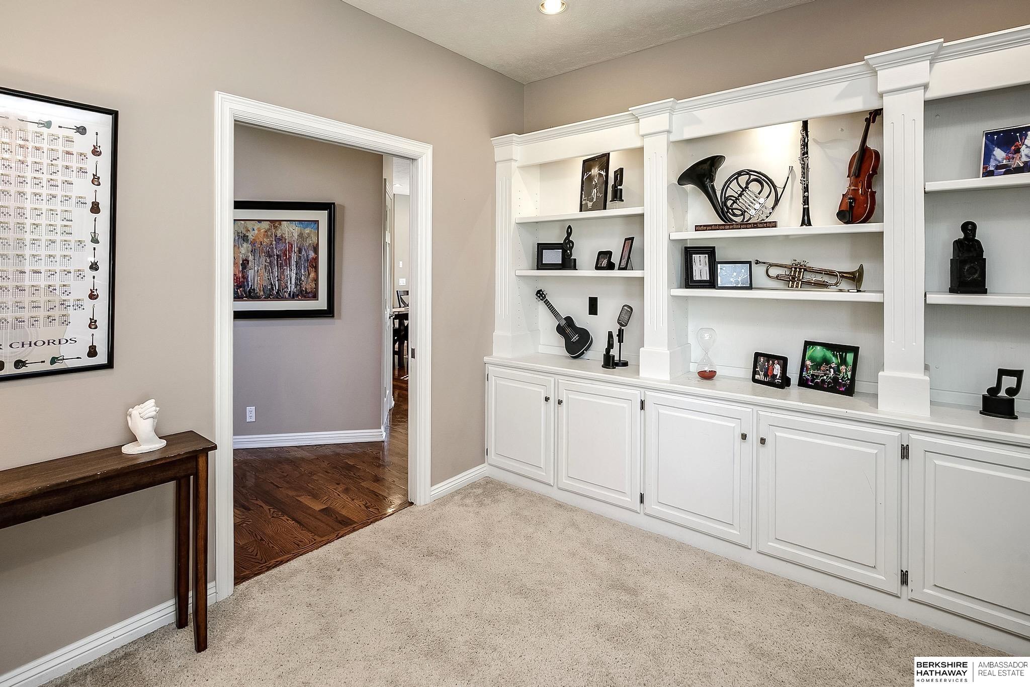 Omaha, Nebraska 68116, United States, 5 Bedrooms Bedrooms, ,4 BathroomsBathrooms,Residential,Active,220771