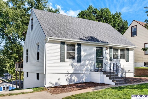 Photo of 2107 S 49th Avenue, Omaha, NE 68106 (MLS # 22627362)
