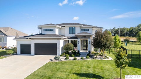 Photo of 3965 George B Lake Parkway, Elkhorn, NE 68022 (MLS # 22626357)