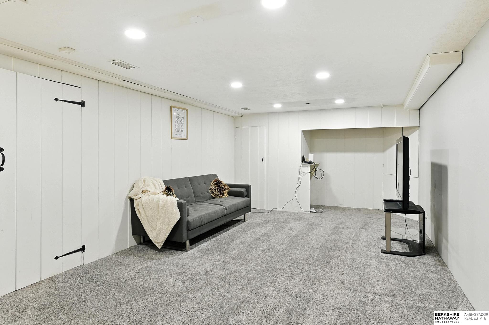 Omaha, Nebraska 68132, United States, 3 Bedrooms Bedrooms, ,2 BathroomsBathrooms,Residential,Pending,182905