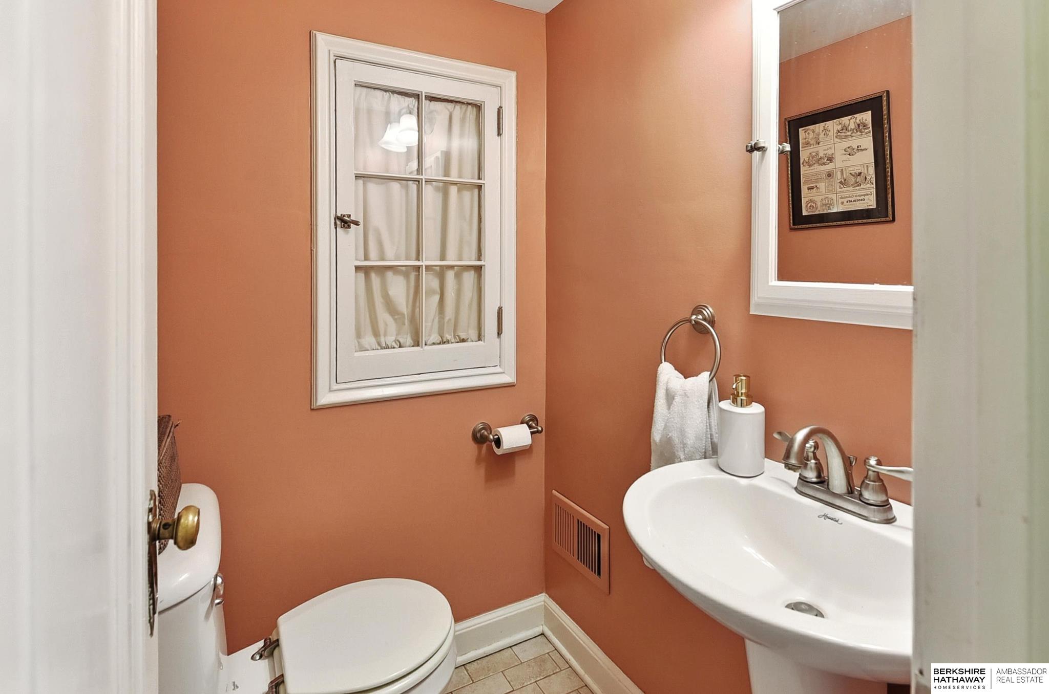 Omaha, Nebraska 68132, United States, 3 Bedrooms Bedrooms, ,2 BathroomsBathrooms,Residential,Pending,182905