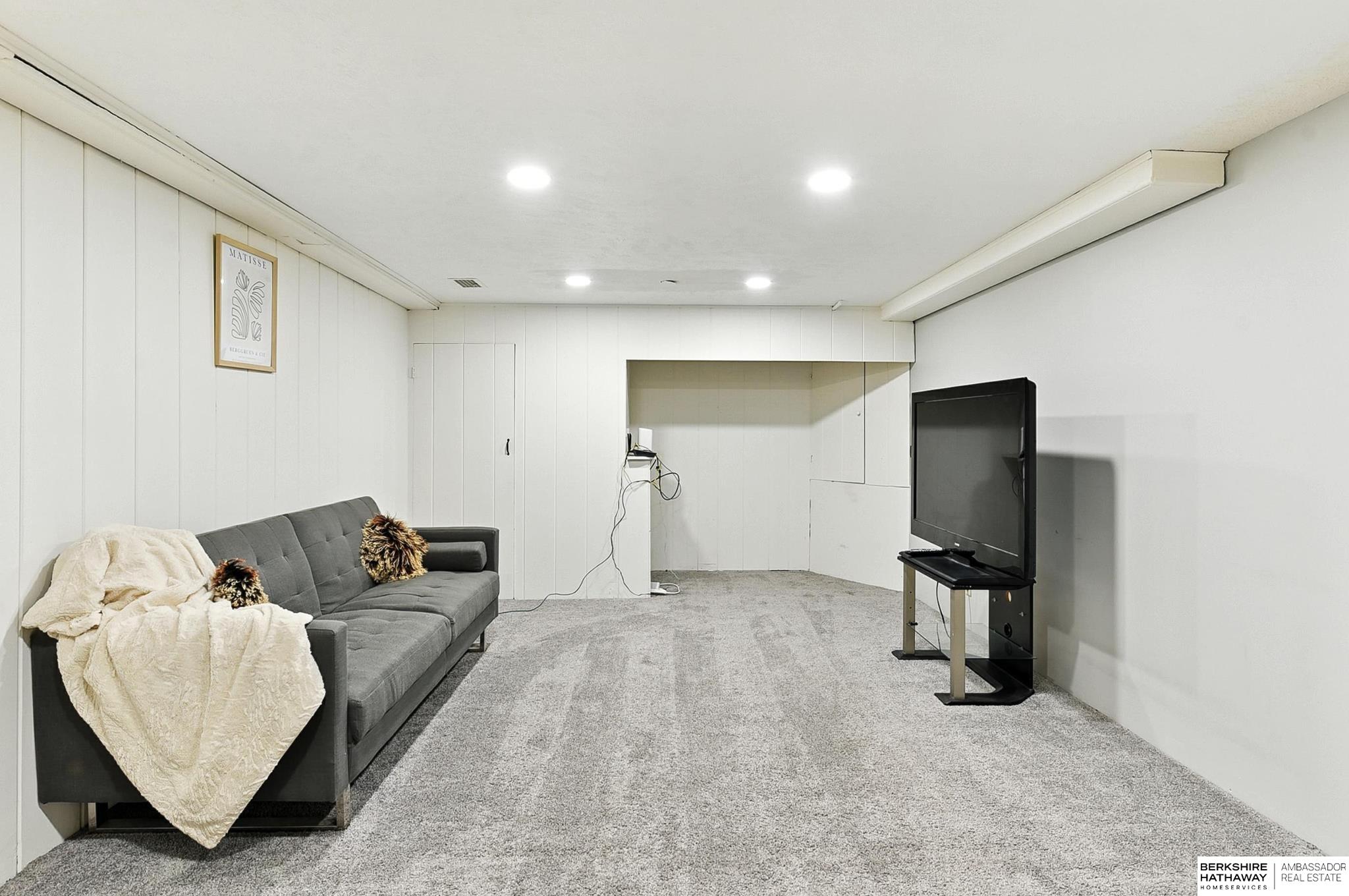 Omaha, Nebraska 68132, United States, 3 Bedrooms Bedrooms, ,2 BathroomsBathrooms,Residential,Pending,182905