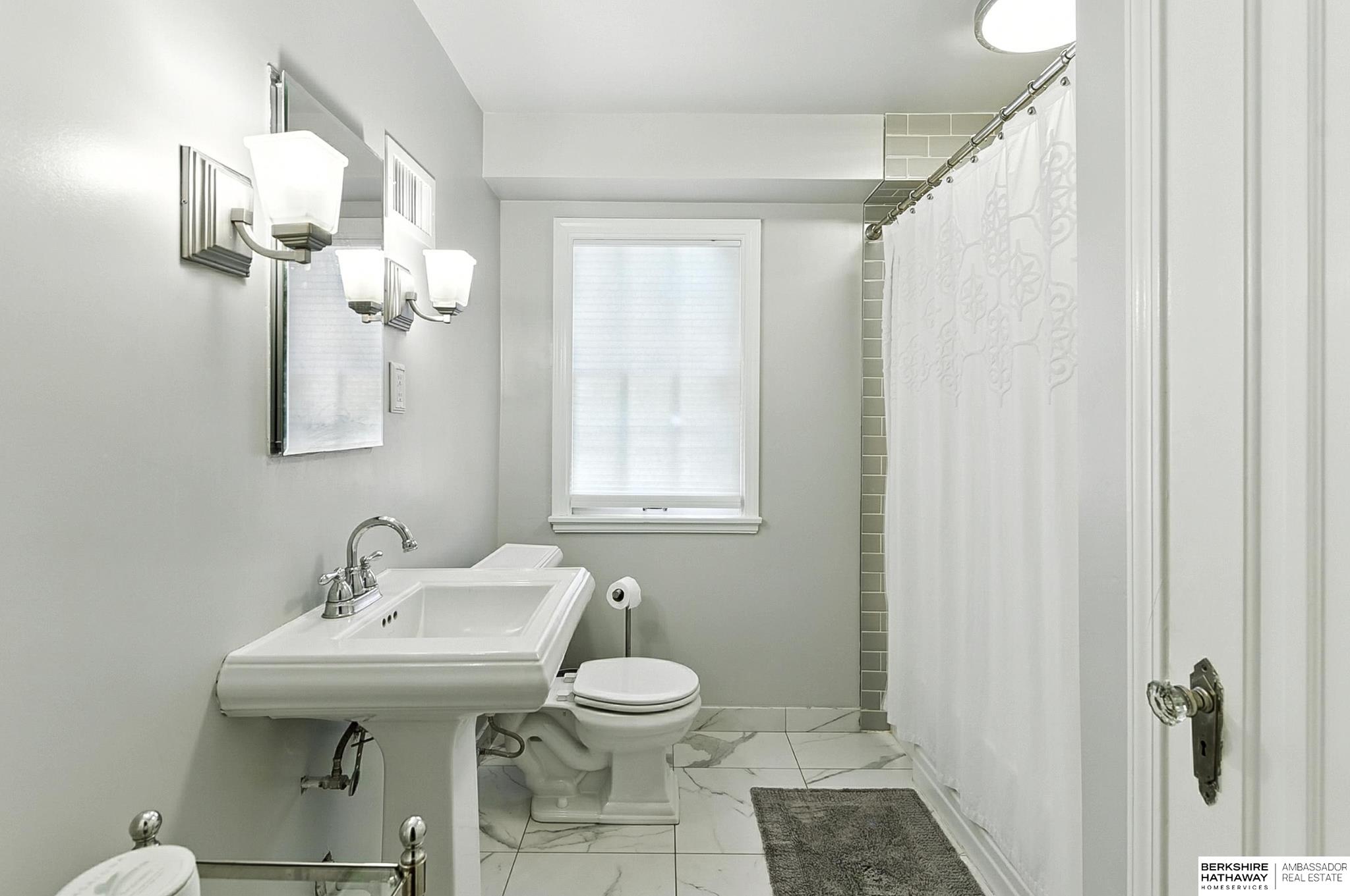 Omaha, Nebraska 68132, United States, 3 Bedrooms Bedrooms, ,2 BathroomsBathrooms,Residential,Pending,182905