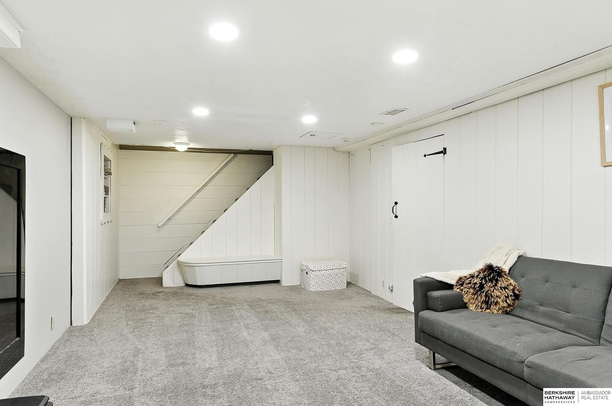 Omaha, Nebraska 68132, United States, 3 Bedrooms Bedrooms, ,2 BathroomsBathrooms,Residential,Pending,182905