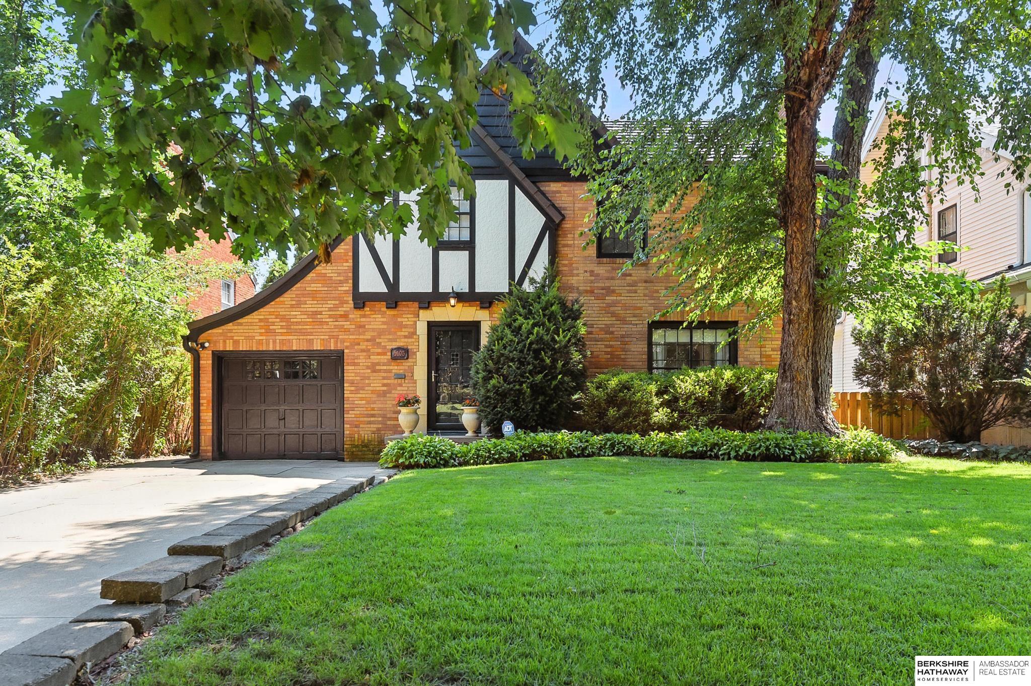 Omaha, Nebraska 68132, United States, 3 Bedrooms Bedrooms, ,2 BathroomsBathrooms,Residential,Pending,182905