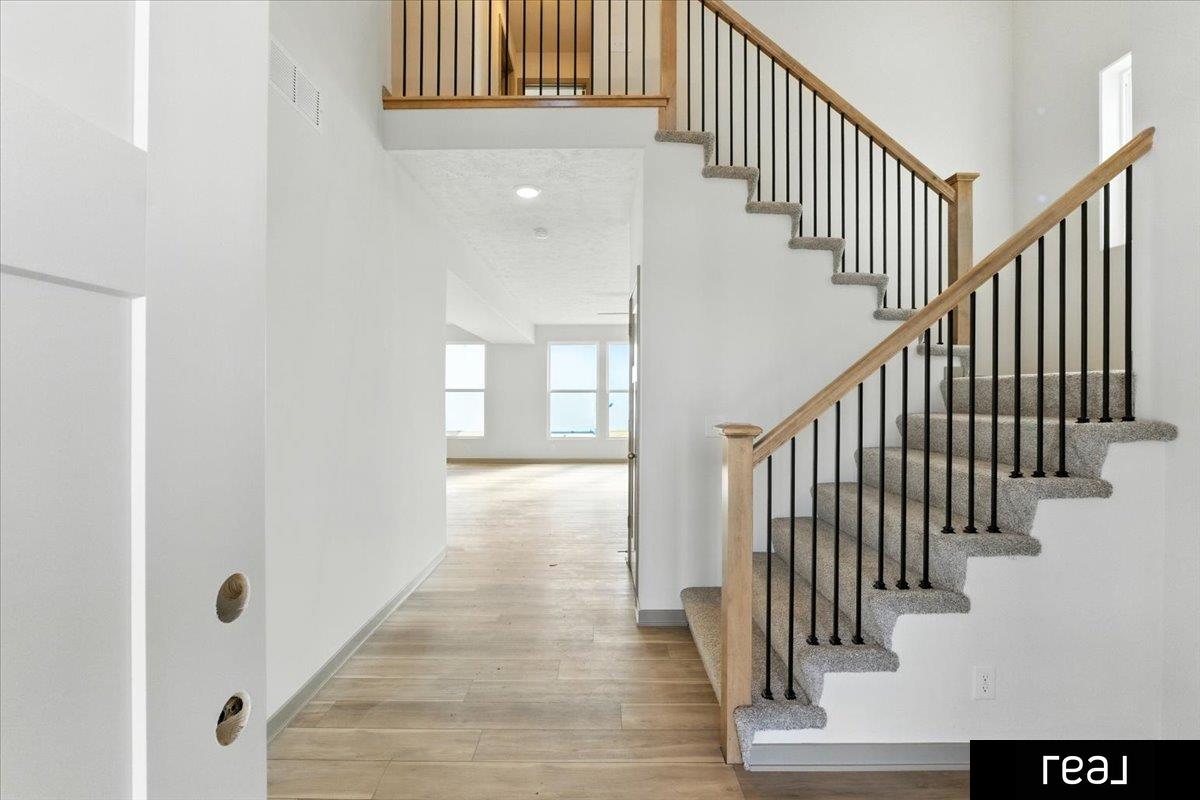 Papillion, Nebraska 68046, United States, 5 Bedrooms Bedrooms, ,3 BathroomsBathrooms,Residential,Active,204305