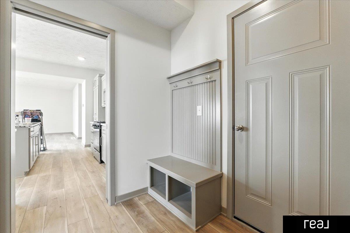 Papillion, Nebraska 68046, United States, 5 Bedrooms Bedrooms, ,3 BathroomsBathrooms,Residential,Active,204305