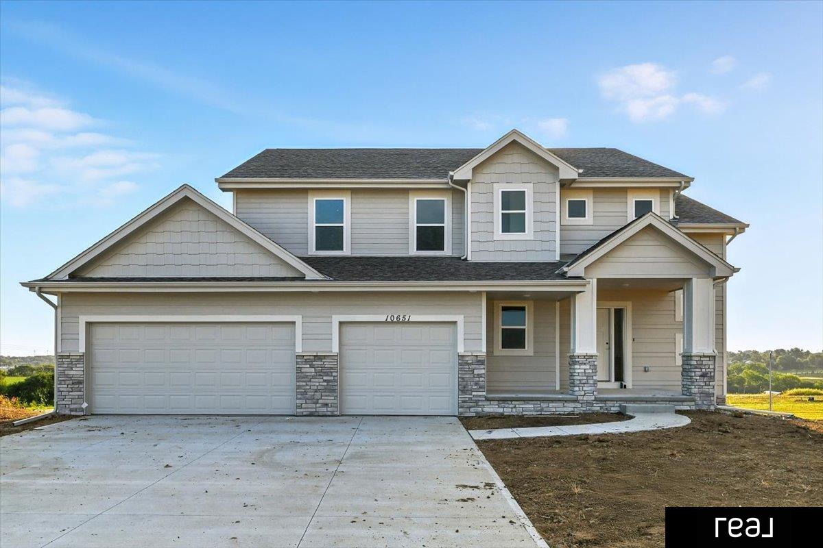 Papillion, Nebraska 68046, United States, 5 Bedrooms Bedrooms, ,3 BathroomsBathrooms,Residential,Active,204305
