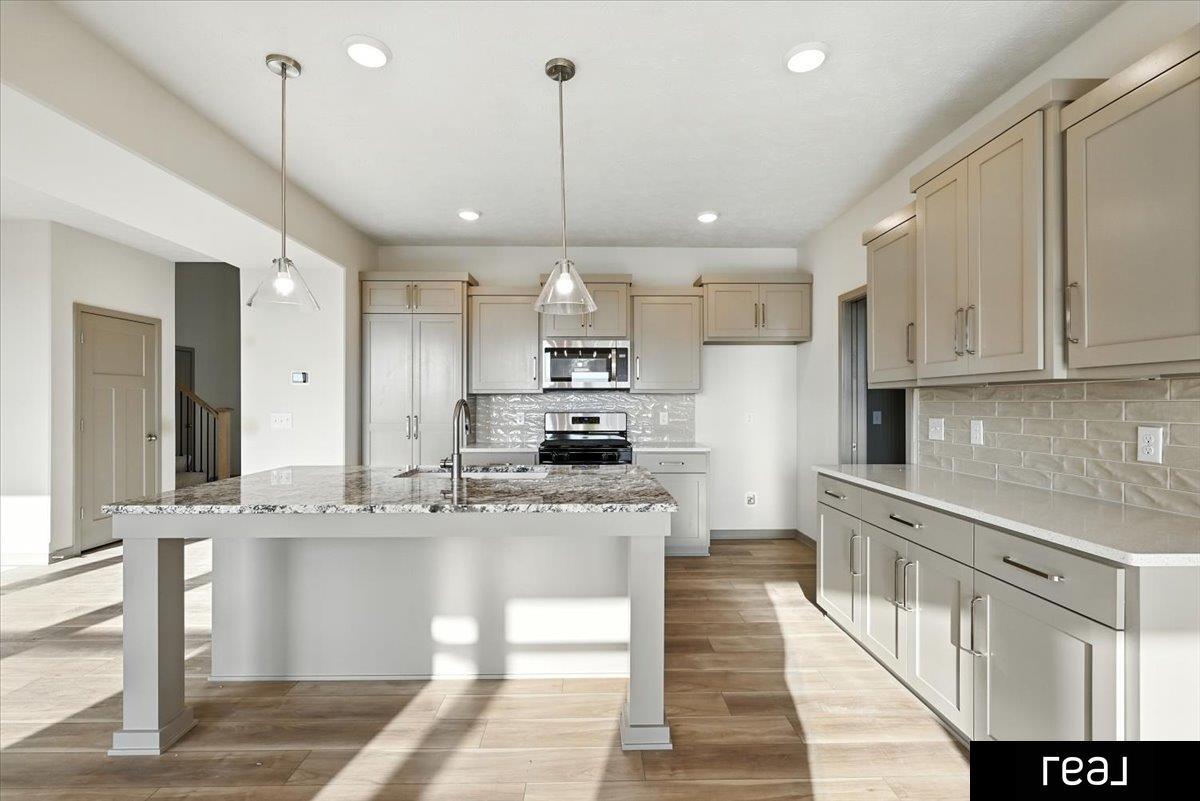 Papillion, Nebraska 68046, United States, 5 Bedrooms Bedrooms, ,3 BathroomsBathrooms,Residential,Active,204305