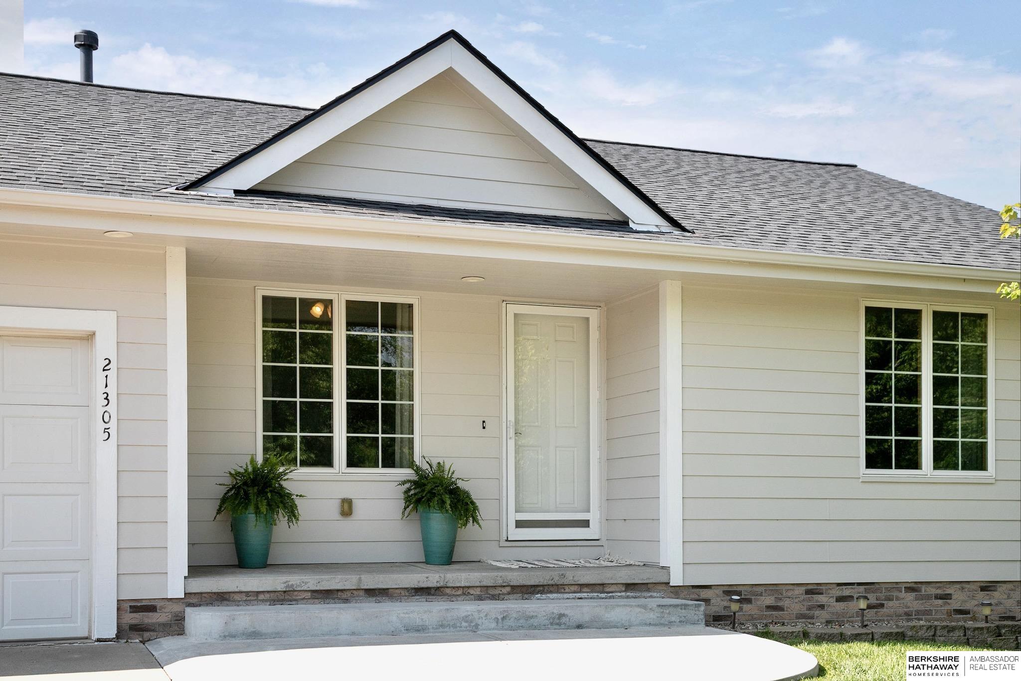 Gretna, Nebraska 68028, United States, 4 Bedrooms Bedrooms, ,3 BathroomsBathrooms,Residential,Active,187391