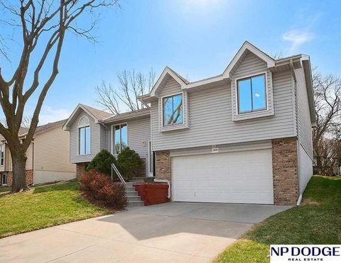 Photo of 15523 Charles Street, Omaha, NE 68154 (MLS # 22607197)