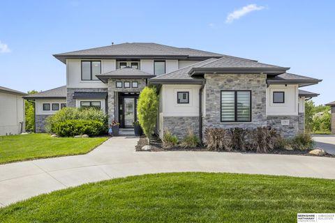Photo of 17803 Binney Street, Omaha, NE 68116 (MLS # 22613357)