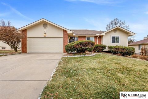 Photo of 13973 Arbor Circle, Omaha, NE 68144 (MLS # 22600454)