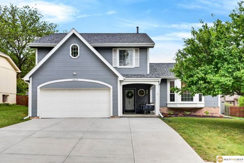 Photo of 16915 Patterson Drive, Omaha, NE 68135 (MLS # 22613691)