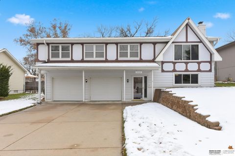 Photo of 10527 M Street, Omaha, NE 68127 (MLS # 22534627)