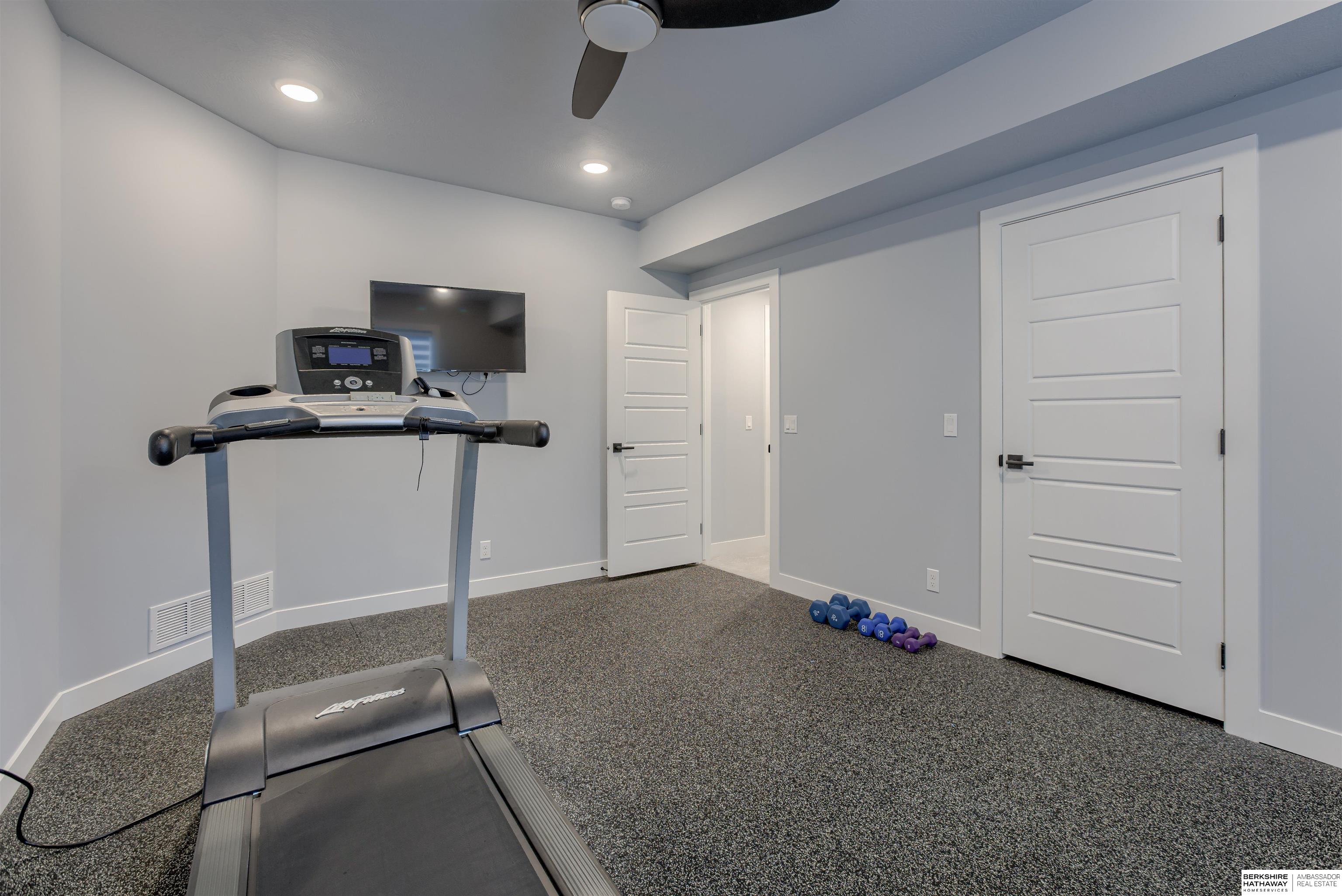 Omaha, Nebraska 68136, United States, 4 Bedrooms Bedrooms, ,3 BathroomsBathrooms,Residential,Active,146292