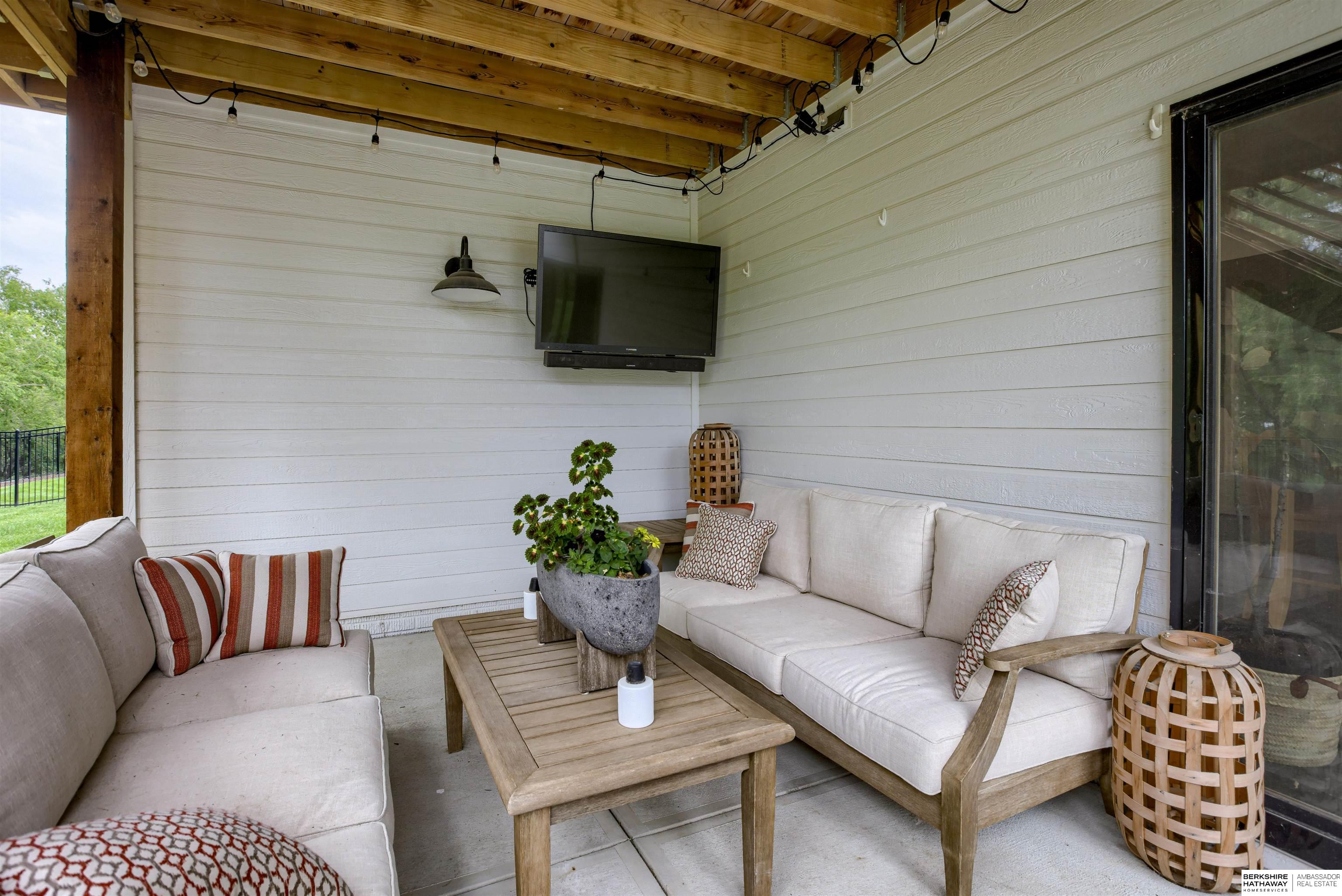 Omaha, Nebraska 68136, United States, 4 Bedrooms Bedrooms, ,3 BathroomsBathrooms,Residential,Active,146292