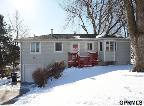 Photo of 12421 Frances Circle, Omaha, NE 68144 (MLS # 22604903)