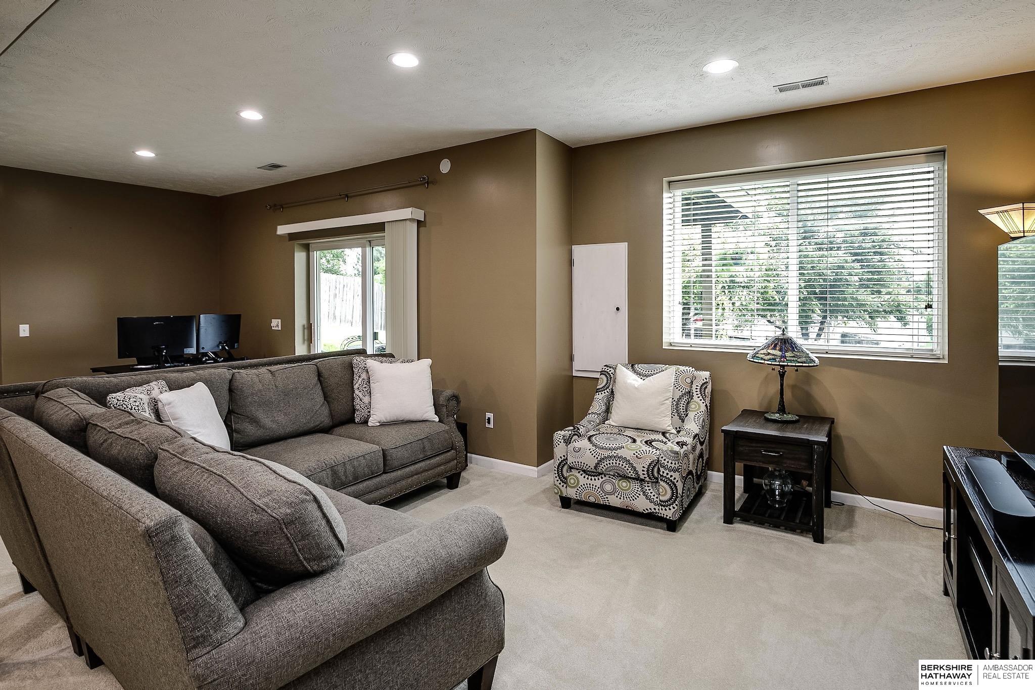 Omaha, Nebraska 68116, United States, 4 Bedrooms Bedrooms, ,3 BathroomsBathrooms,Residential,Active,178159