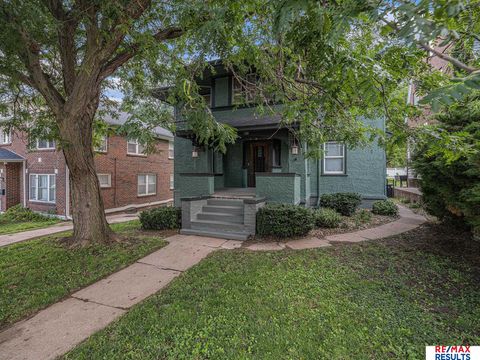 Photo of 126 N 38th Street, Omaha, NE 68131 (MLS # 22529896) Photo of 126 N 38th Street, Omaha, NE 68131 (MLS # 22529896)