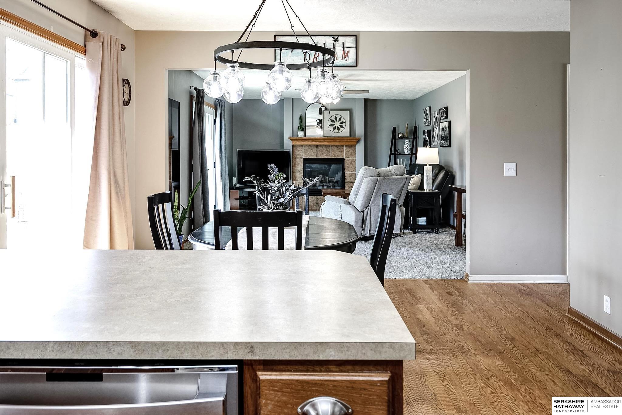 Omaha, Nebraska 68116, United States, 4 Bedrooms Bedrooms, ,2 BathroomsBathrooms,Residential,Pending,101241