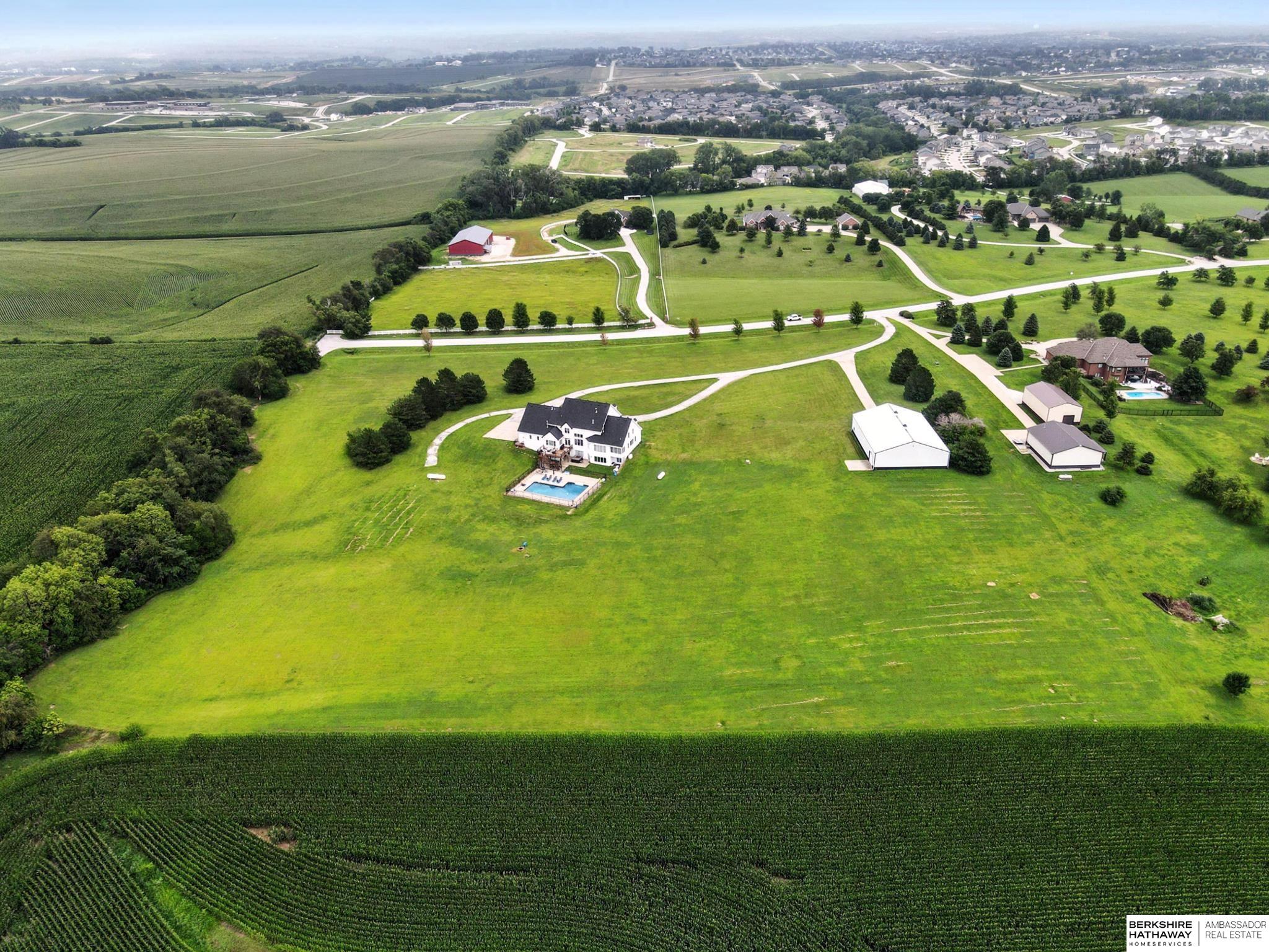 Bennington, Nebraska 68007, United States, 6 Bedrooms Bedrooms, ,4 BathroomsBathrooms,Residential,Pending,180952