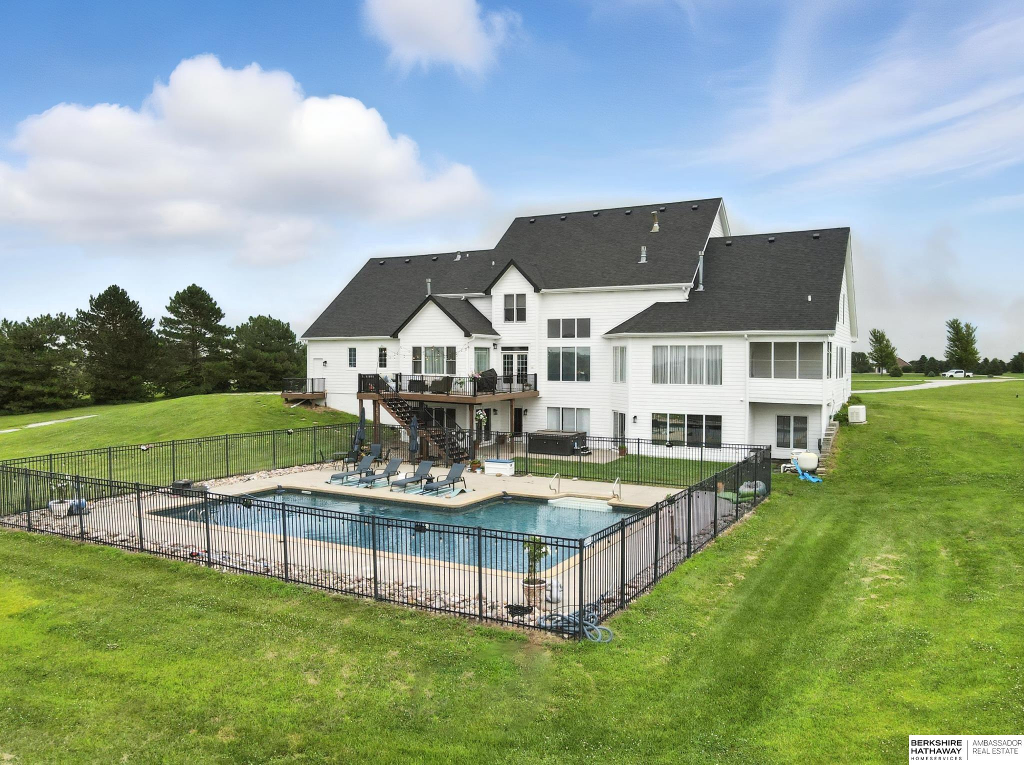 Bennington, Nebraska 68007, United States, 6 Bedrooms Bedrooms, ,4 BathroomsBathrooms,Residential,Pending,180952