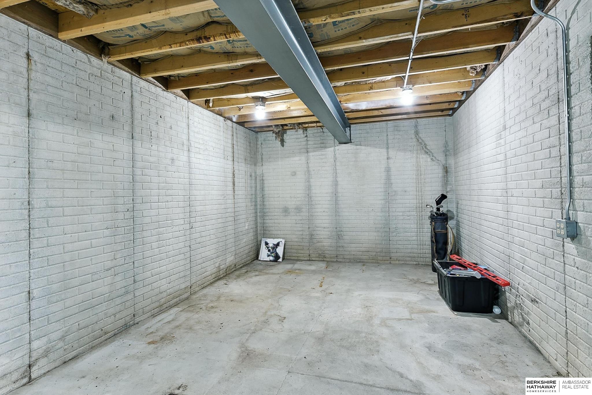 Bennington, Nebraska 68007, United States, 6 Bedrooms Bedrooms, ,4 BathroomsBathrooms,Residential,Pending,180952