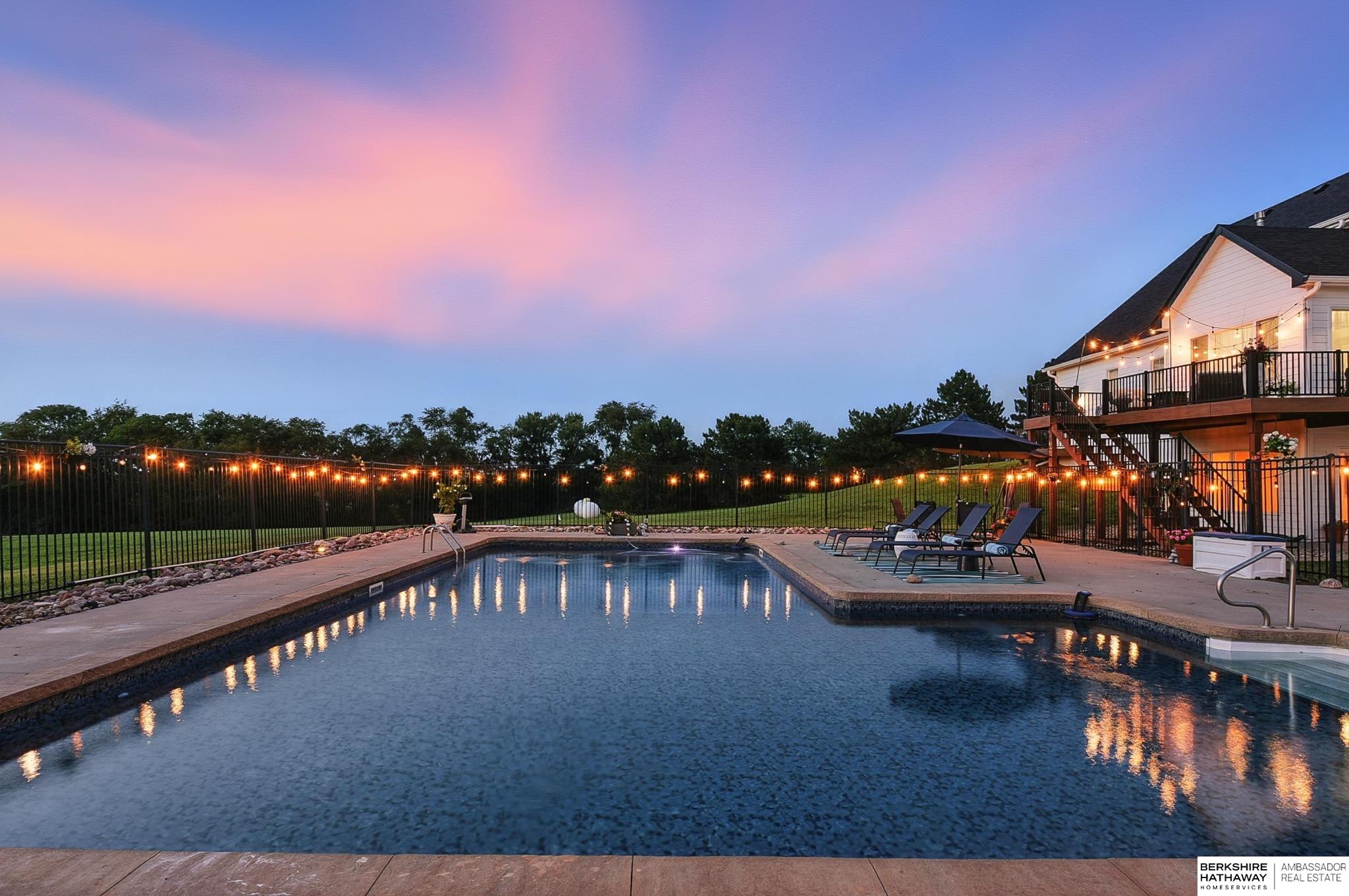 Bennington, Nebraska 68007, United States, 6 Bedrooms Bedrooms, ,4 BathroomsBathrooms,Residential,Pending,180952